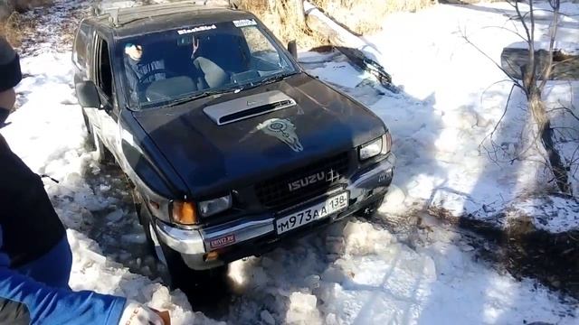 Преодоление брода на Исузу МУ Сибирь 4х4 смотреть онлайн