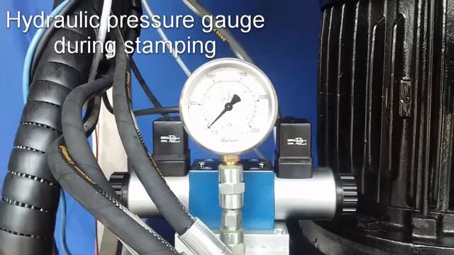 Gibson Bass Stamper composite смотреть онлайн