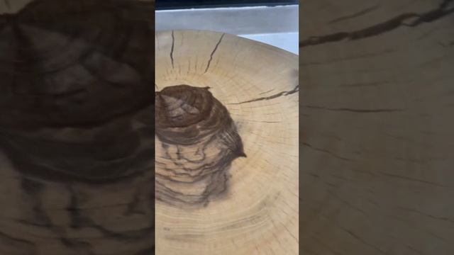 Журнальный столик из спила акации