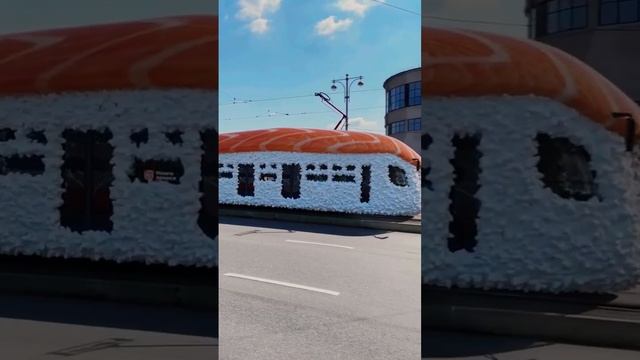 В Москве пустили трамвай в виде суши) #москва #moscow #russia #travel #moscowtravel #трамвай #суши смотреть онлайн