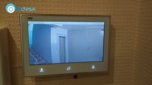 Установленный домофон CTV 4703 и вызывная панель Tantos Corban HD