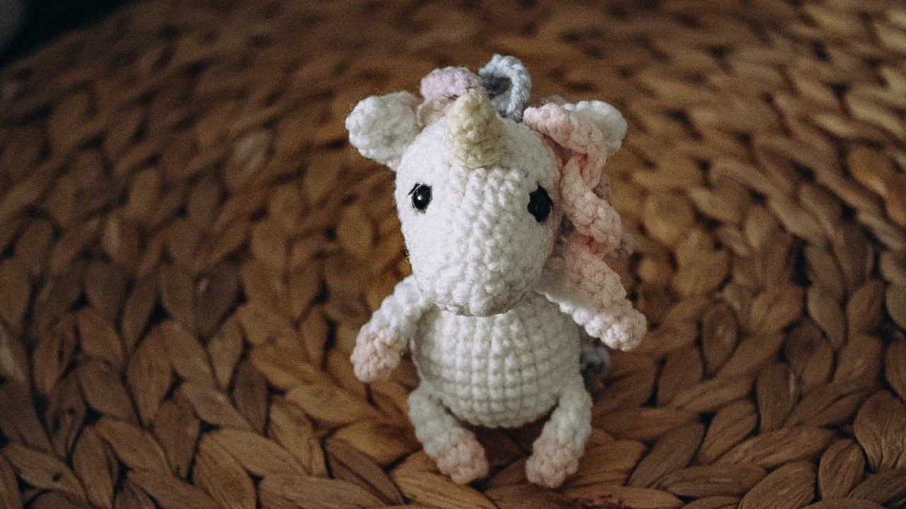 Е - Единорог. Челлендж по вязанию брелоков крючком. мастер-класс амигуруми смотреть онлайн