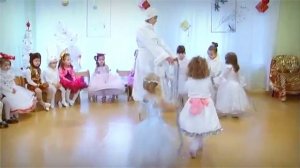 Нежный танец Снежинок Новогодний утренник в детском саду Младшая группа