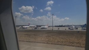 ТУРЕЦКИЙ САМОЛЁТ С РОССИЙСКИМИ ТУРИСТАМИ  СРОЧНО ПРИЗЕМЛИЛСЯ В БЛИЖАЙШЕМ АЭРОПОРТУ.