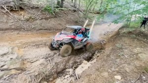 ПЕРЕВЕРНУЛИ багги CFMOTO ZFORCE 1000 в в овраге. Квадроциклы в горах.