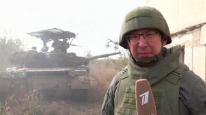 Добровольцы отряда БАРС держат оборону вместе с другими подразделениями