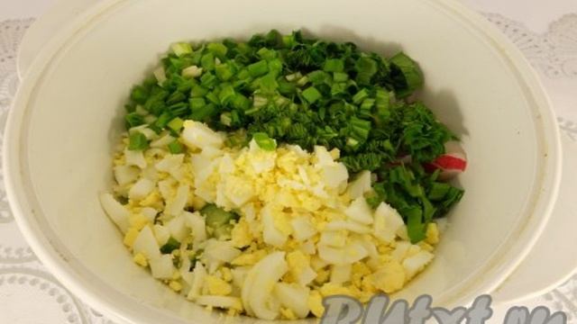 Окрошка на сыворотке с колбасой и редиской
