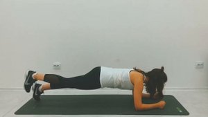 Планка с подъемом ноги