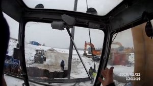 Автокран 50 тонн. Вибропогружатель - убийца автокрана. Погружение шпунта Ларсена автокраном.