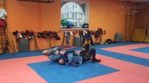 Лучшее упражнение из BJJ и САМБО! Крепкий мужик (85 кг) против мастера спорта по самбо (66 кг).