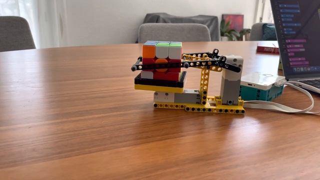 Simplest Cube Solving Scrambling Robot Lego MINDSTORMS 51515