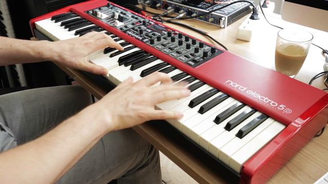 Fender Rhodes Piano Solo using Scarbee EP-88s смотреть онлайн