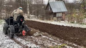 Минитрактор переломка 4х4. Осенняя вспашка
