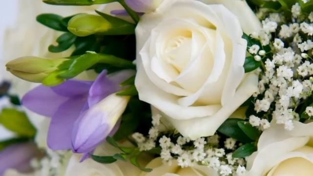 Лена Хеппи жрёт торты на камеру какает по утрам. Селиму ничего не дарила. lenahappy ленахеппи