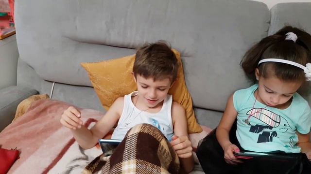 Сидим с гаджетами. Сделал дело, гуляй смело. 16 сентября 2018 г. смотреть онлайн