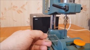 Настольный сверлильный станок малого диаметра