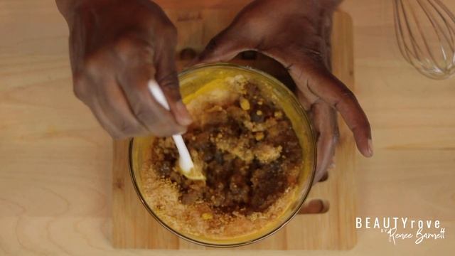Homemade TURMERIC Face Scrub | Lighten Dark Spots & Get Glowing Skin