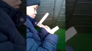 как сделать оружие из дерева.