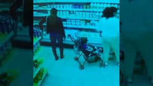 В Ставрополе девушка украла кошелёк из коляски с ребёнком