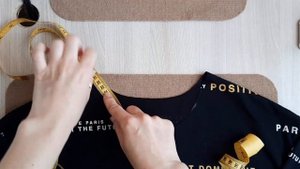 Шью еще одну выкройка футболки оверсайз женской со спущенным плечом. МК пошагово