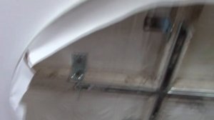 Монтаж люстры утопленной в натяжной потолок без штатного кольца!