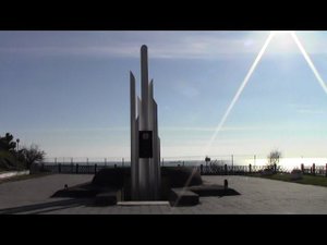 Памятник погибшим при кораблекрушении парохода "Адмирал Нахимов" 31 августа 1986 года