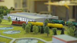 Промышленный макет завода МОНДИ с механическими движениями