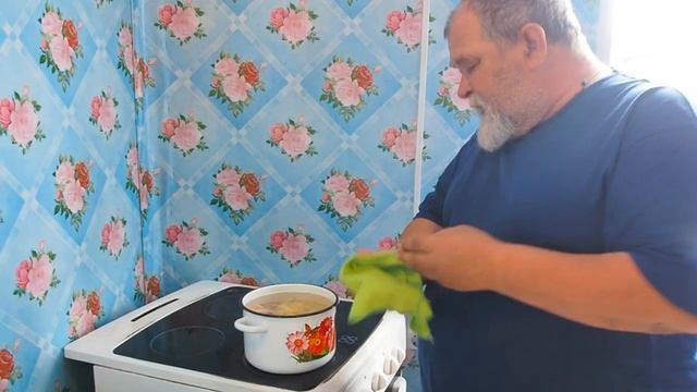 суп с молодой свиньи и лапшой из лаваша вкусный рецепт от Василича.mp4