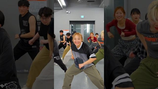 happy virus dance #amypark #choreography