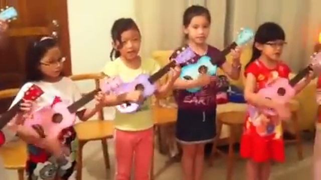 Ukulele Sunshine Kids on You are my Sunshine Thursday 13912