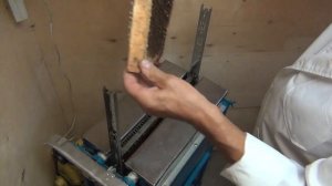 Станок для распечатки меда в работе