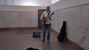 The Ventures - Vibrations мелодию из Международной панорамы сыграл в метро гитарист Роман Евдокунин