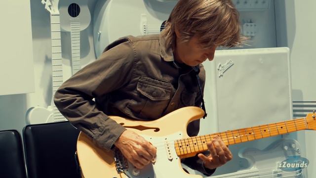 Eric Johnson on his Signature Stratocaster Thinline смотреть онлайн