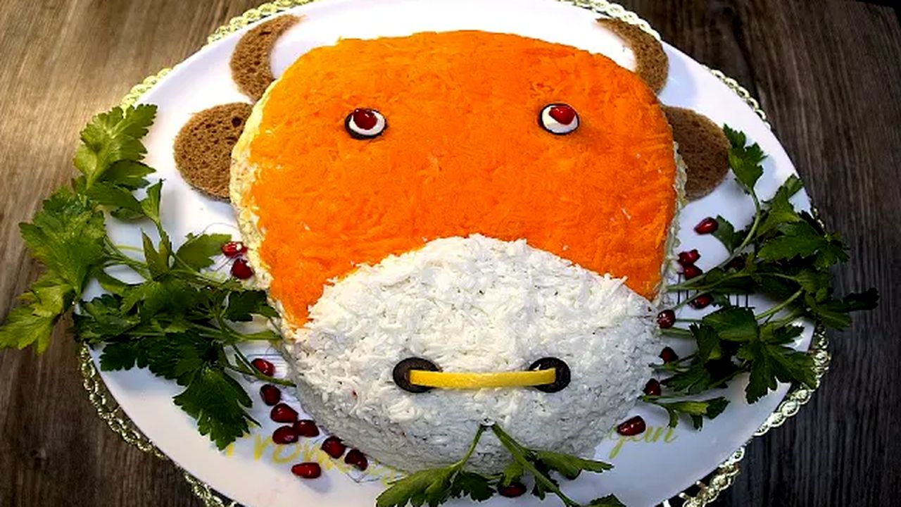 Новогоднее меню. Шикарный салат в виде БЫКА, который не оставит равнодушным никого! смотреть онлайн