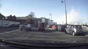 ГИБДД  нарушает правила . В СПБ .