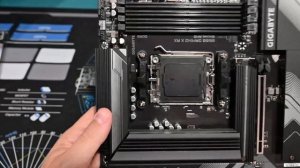 Unboxing Gigabyte B650 Gaming X AX