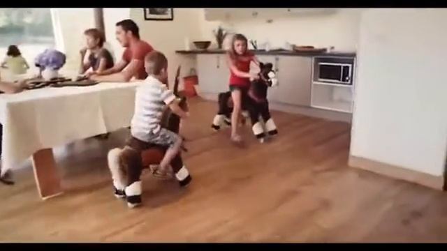 Реклама - Понициклы (PONYCYCLE) - детская механическая лошадка смотреть онлайн