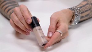 Как выбрать консилер и замазать синяки под глазами