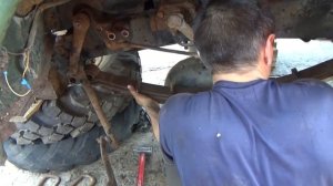 Перебираем передний мост на ГАЗ-63,часть вторая рессоры .