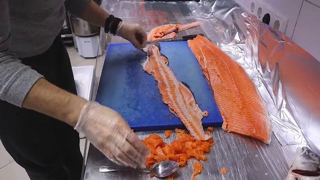 СЕМГА. КАК РАЗДЕЛАТЬ СЕМГУ. ЛОСОСЬ! + КАК ЗАМАРИНОВАТЬ ЛОСОСЬ!  #ЛОСОСЬ #РАЗДЕЛКАРЫБЫ #ЗАСОЛКАРЫБЫ