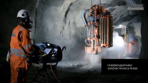 Sandvik DU412i — универсальная и компактная буровая установка с погружным пневмоударником