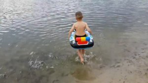 Купаемся на озере