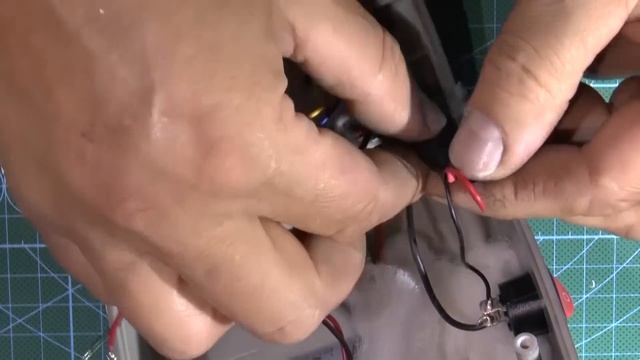 ОЧЕНЬ ПРОСТАЯ Bluetooth колонка. Соберёт школьник.