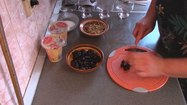 ДЕСЕРТ с Черносливом и Грецкими орехами в сметане понравится и получится у каждого
