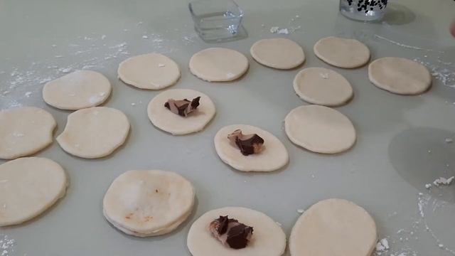 Бездрожжевые мини-пирожки на сухой сковороде. Простой рецепт вкусняшек к чаю.