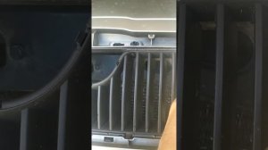 Зарядить аккумулятор при закрытом капоте.