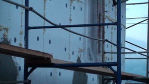 Приклейка пенопласта на газобетонные блоки, дюбелирование, запенивание швов и стыков