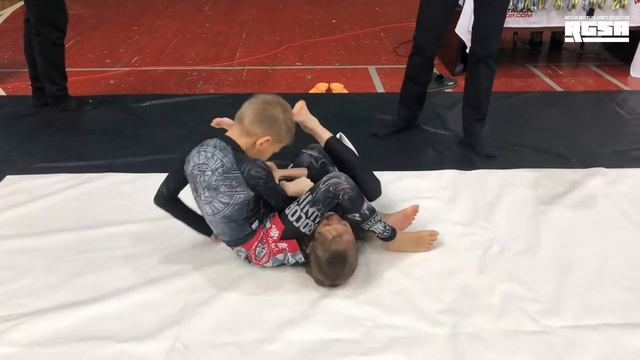 досдачи 5 Крутикова Арина vs Ситников Лев