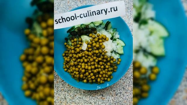 Салат с курицей и маринованными опятами - school-culinary.ru смотреть онлайн