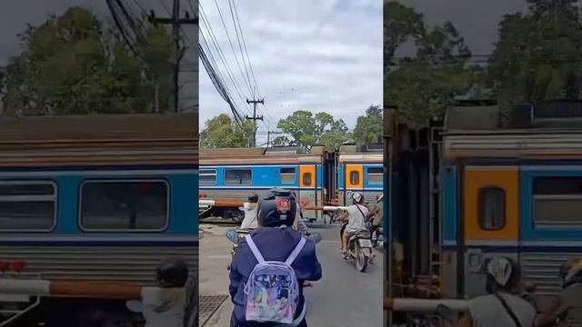 Sisaket train Crossing @sisaket city @rural thailand #Thailand @sisaket province